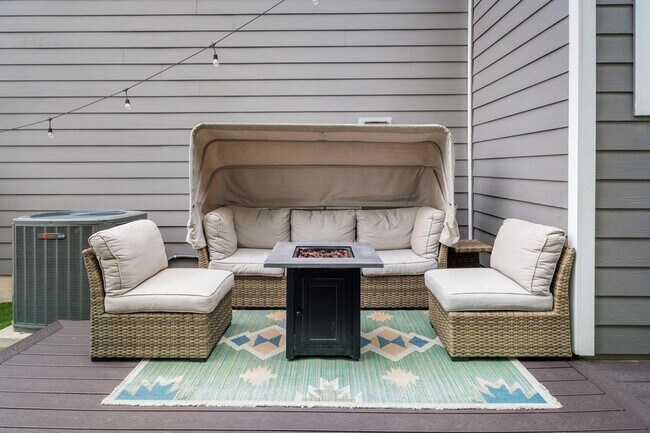 Building Photo - 8109 Mandela Bend