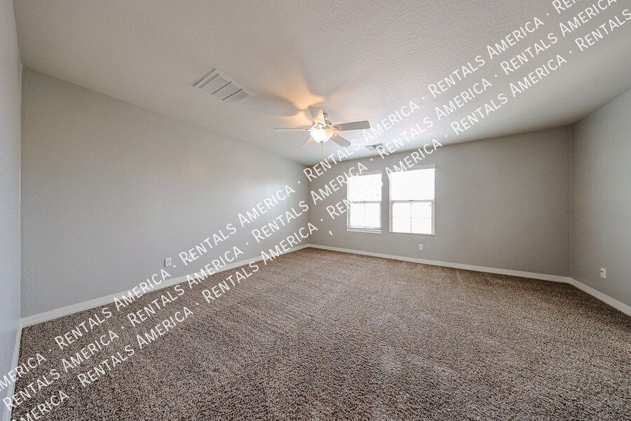 Building Photo - 8959 W Northview Ave