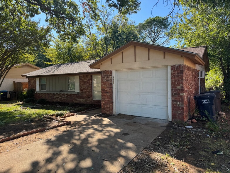 Primary Photo - 1608 Muse St