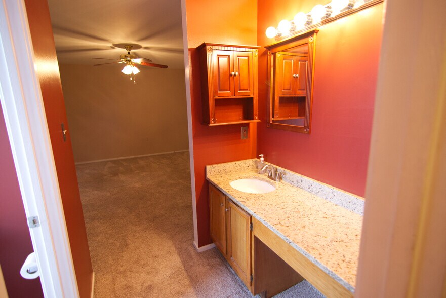 Building Photo - 7718B Lexton Pl