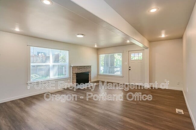 Building Photo - 4632 SE 122nd Ave