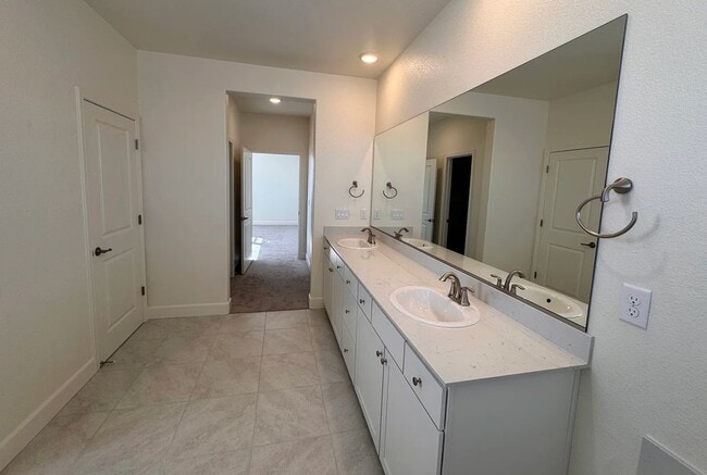 Building Photo - 6792 Pilot Peak Ct