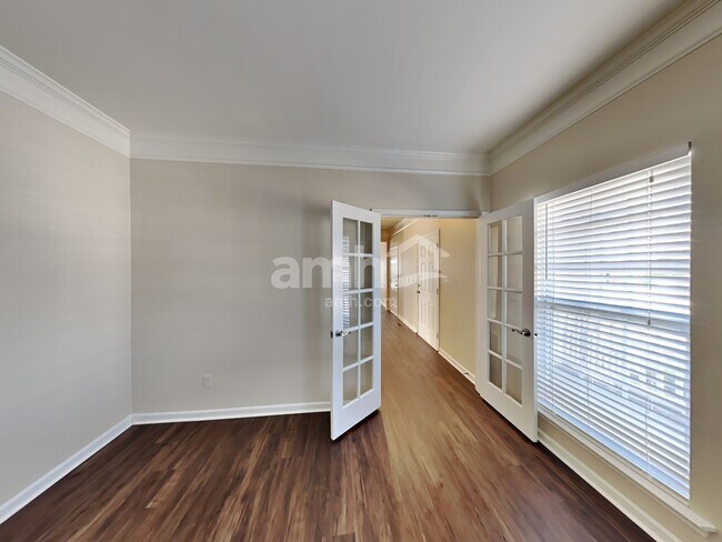 Building Photo - 105 Riverfront Pky