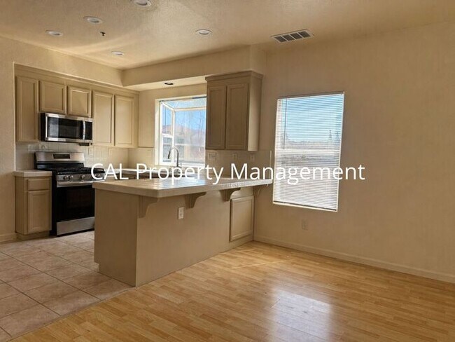 Building Photo - Stunning 5-Bedroom, 3-Bathroom Home with Fireplace & 2-Car Garage