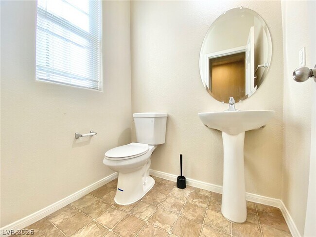 Building Photo - 8569 Rhamus Ct
