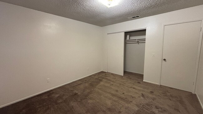Building Photo - 410 N Taylor St