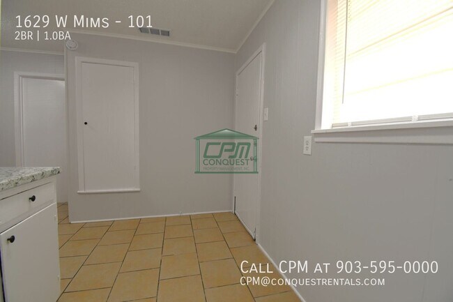 Building Photo - 1629 W Mims St