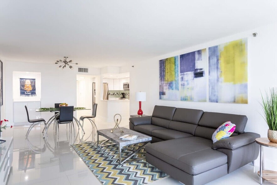 Primary Photo - 601 Biscayne Blvd