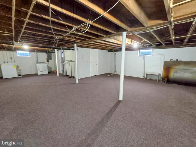 Building Photo - 620 N Pinehurst Ave