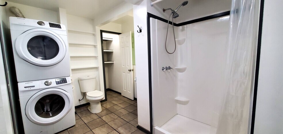 Building Photo - 787 Applewood Rd