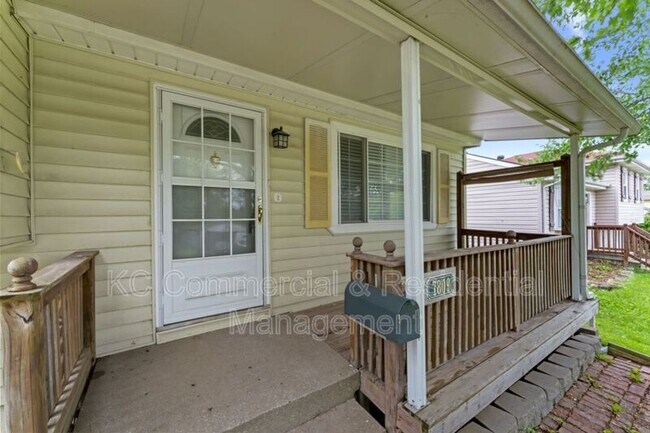 Building Photo - 7809 NE San Rafael Dr