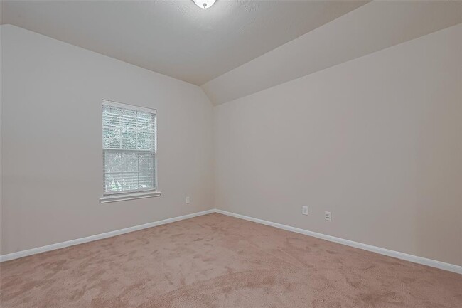 Building Photo - 26027 Chapman Falls Dr