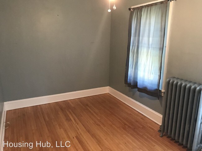 Building Photo - 3 br, 1 bath House - 3250 Humboldt Ave N