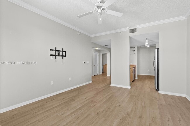 Building Photo - 533 NE 3rd Ave