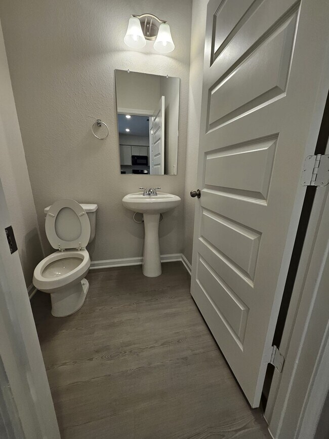 Building Photo - 2727 Crest Creek Ln