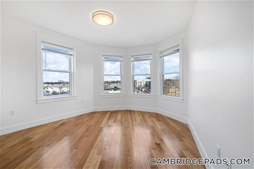 Building Photo - 406 Columbia St