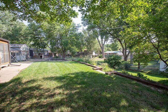 Building Photo - Beautiful 4 Bedroom House | 126th & Center