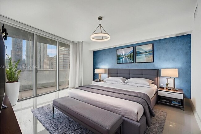 Building Photo - 495 Brickell Ave