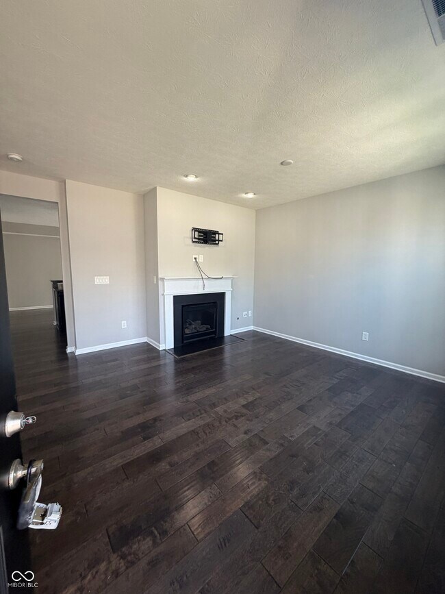 Building Photo - 9681 Angelica Dr