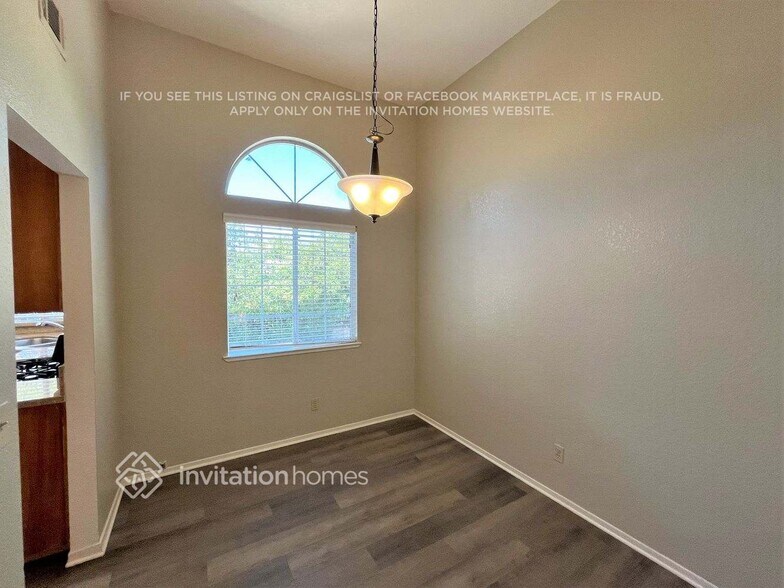 Building Photo - 5740 River Run Cir