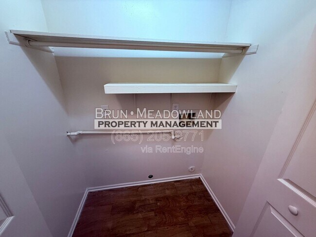 Building Photo - 1035 W Parkway Ave