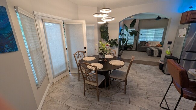 Building Photo - 740 S Clearwater Ct