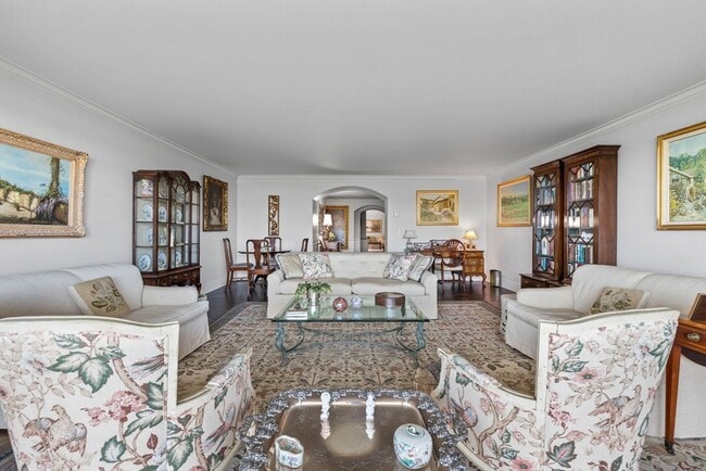 Building Photo - 180 Beacon St