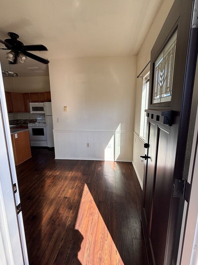 Building Photo - Charming 1-bedroom, 1-bathroom house