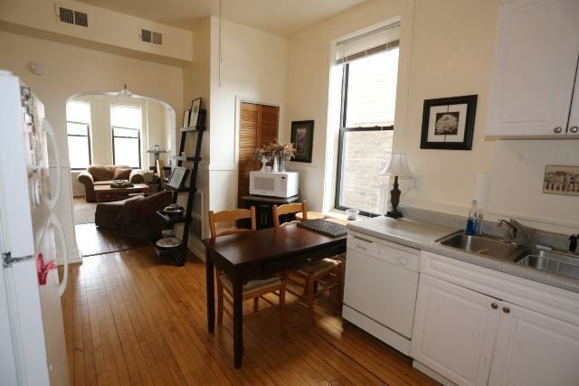 Building Photo - 2031 W Moffat St