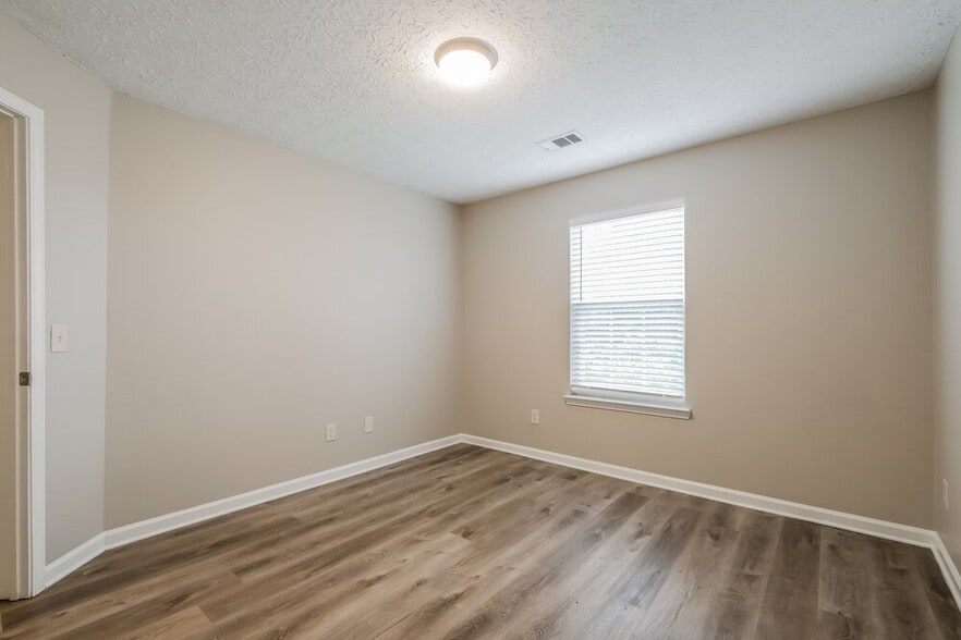 Building Photo - 1304 Ivey Pointe Dr SE