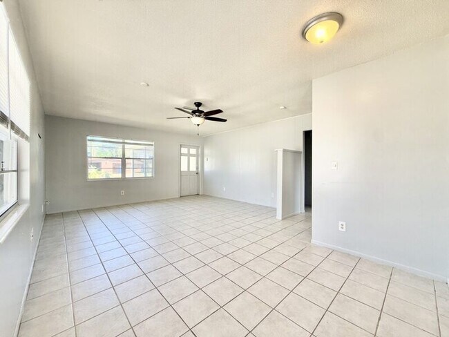 Building Photo - 4808 21st St W