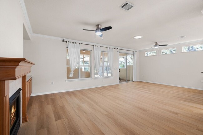 Building Photo - 104 Bronco Cir