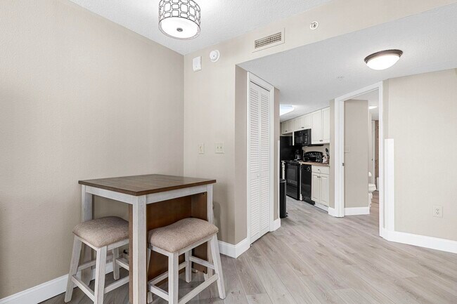 Building Photo - 5200 N Ocean Blvd