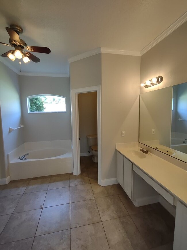 Building Photo - Quail Hollow Upgraded Single Family 4 bedr...
