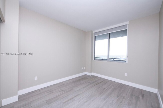 Building Photo - 16385 Biscayne Blvd
