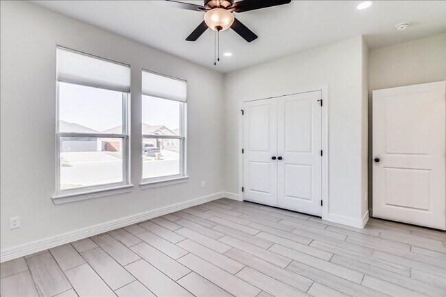 Building Photo - 4126 Azali Dr