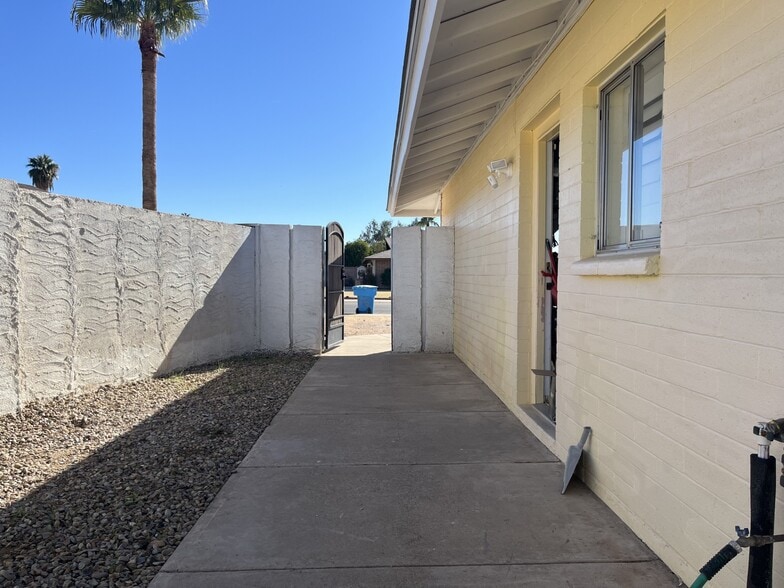 Building Photo - 3156 W Monte Cristo Ave