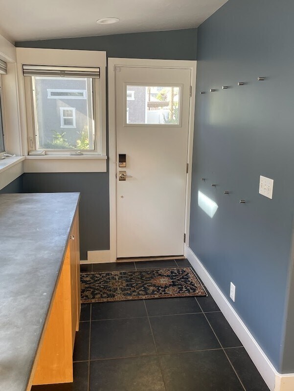Building Photo - 819 E 300 S