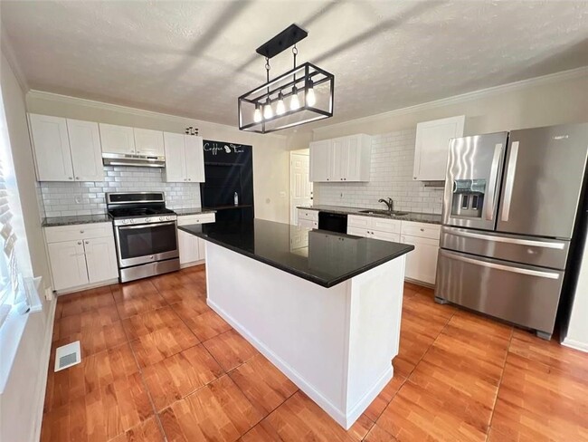 Building Photo - 1418 Brookside Manor Ct