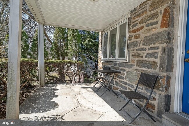 Building Photo - 1457 Manoa Rd