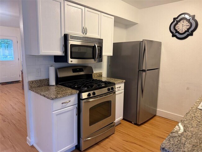 Building Photo - 6307 Huntleigh Way