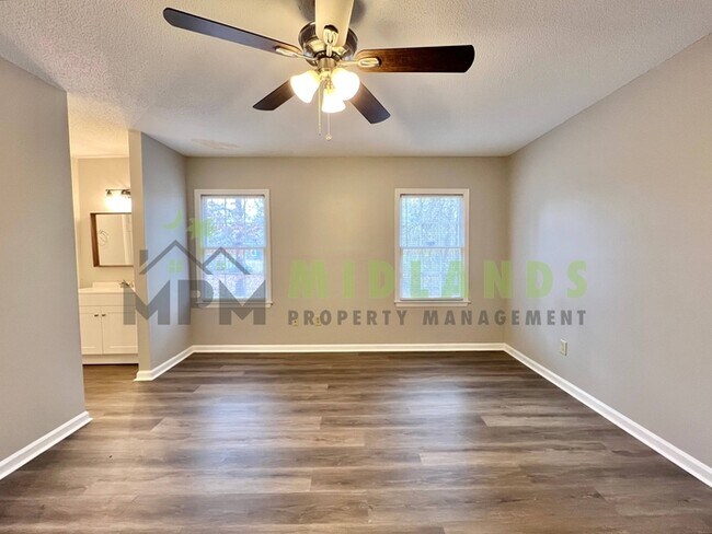 Building Photo - 237 Devonport Dr