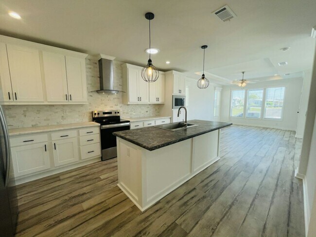 Building Photo - 34815 Silver King Dr