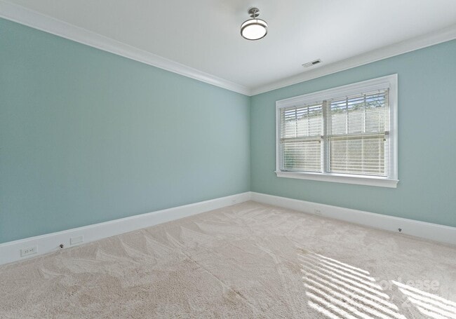Building Photo - 3125 Pinehurst Pl