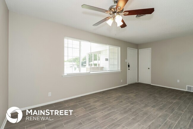 Building Photo - 408 E Inwood Dr