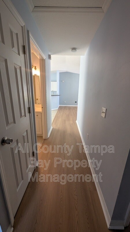 Building Photo - 1716 W Flora St