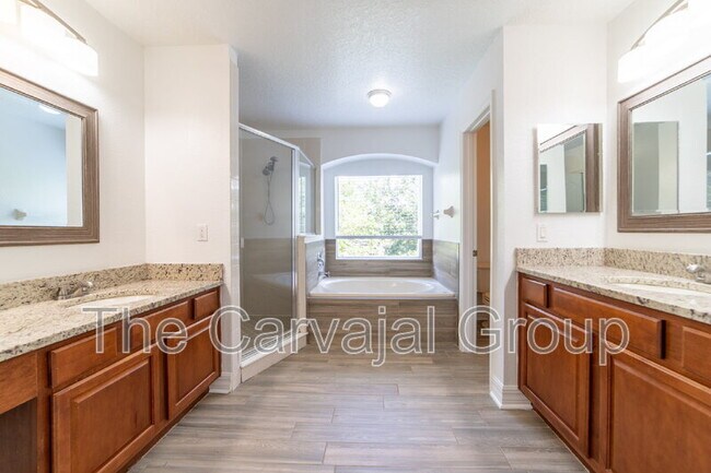 Building Photo - 13321 Moss Park Ridge Dr