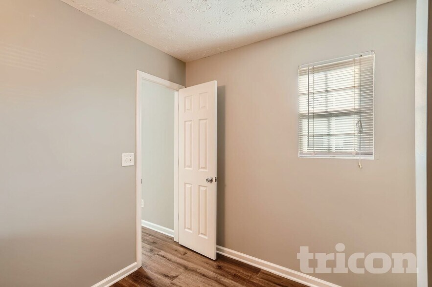 Building Photo - 1476 Steam Engine Way NE