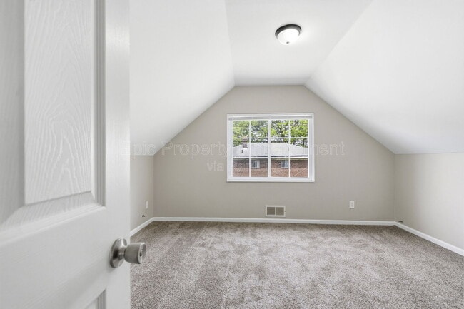Building Photo - 3117 Coucy Ave