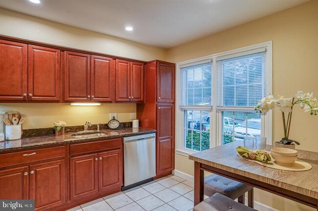 Primary Photo - 807 Stockbridge Dr